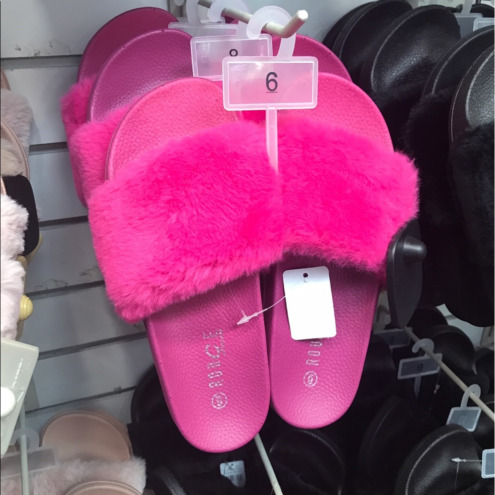 Sandals - Picture 2 of 4