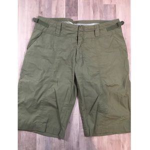 NIKE Women's Bermuda/Walking shorts in khaki green