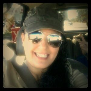 Meet your Posher, Monica