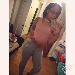 Meet your Posher, Olivia