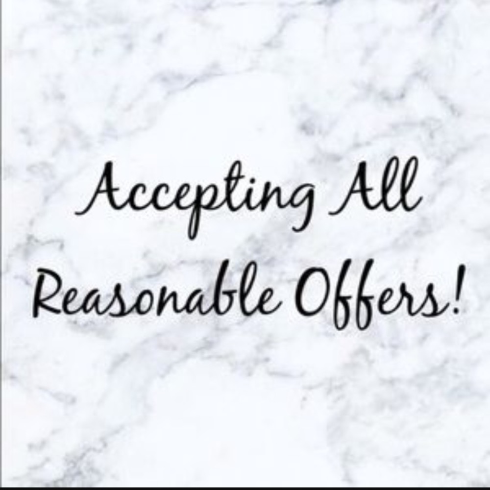 ✨ACCEPTING ALL OFFERS✨