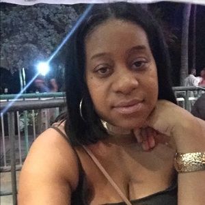 Meet your Posher, Atiya