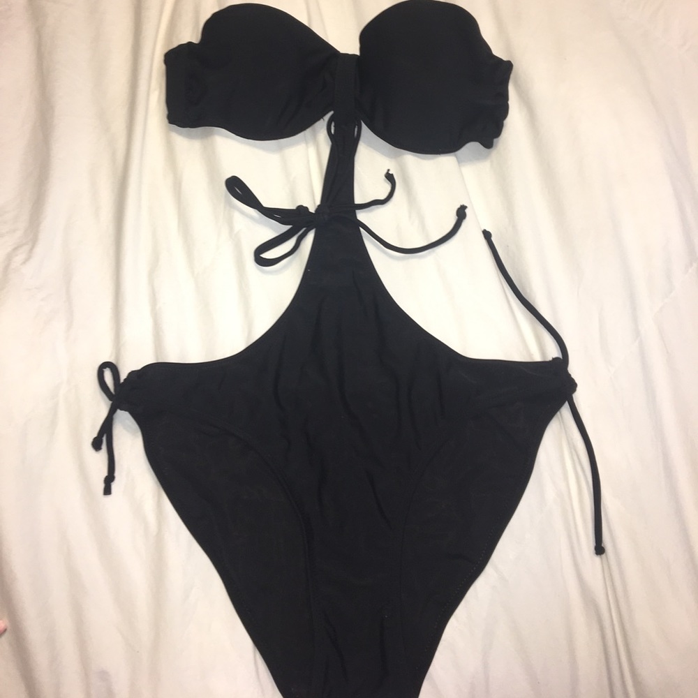 Never worn mokini