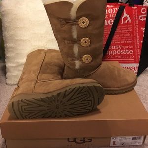 NWOT UGG boots