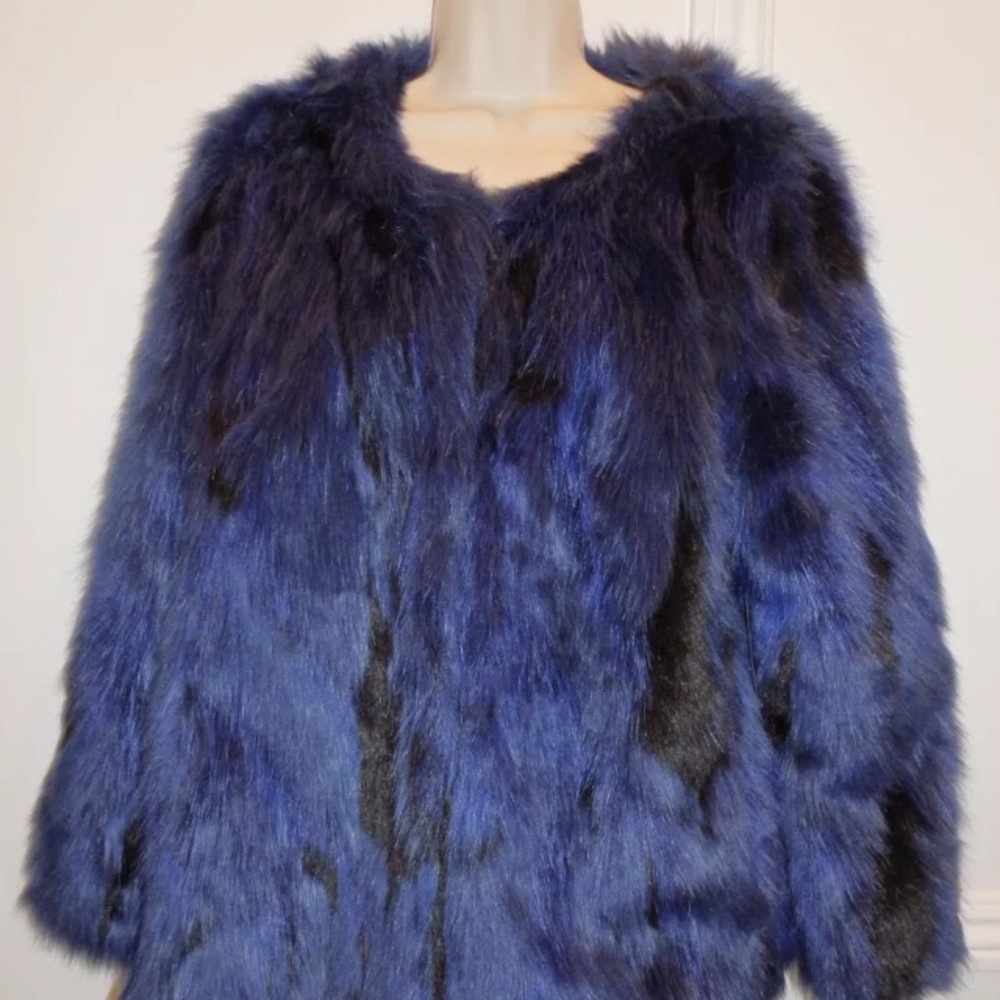 STUNNING FOREVER 21 XXI FAUX FUR COAT JACKET