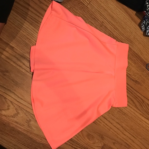 Peach skirt - Picture 1 of 2