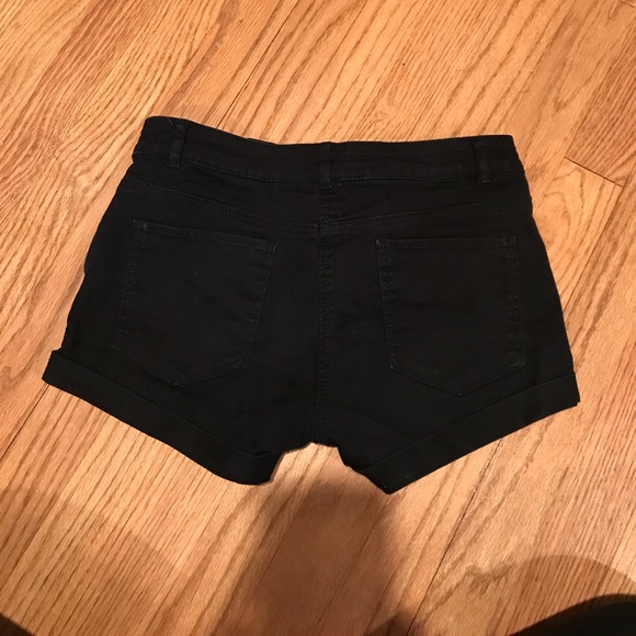 H&M shorts - Picture 2 of 3
