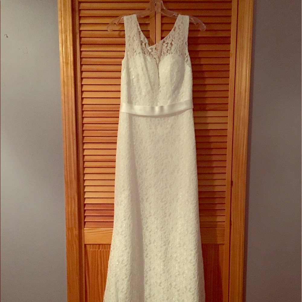 Wedding dress