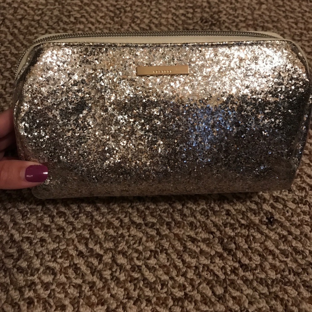 Kestrel makeup bag