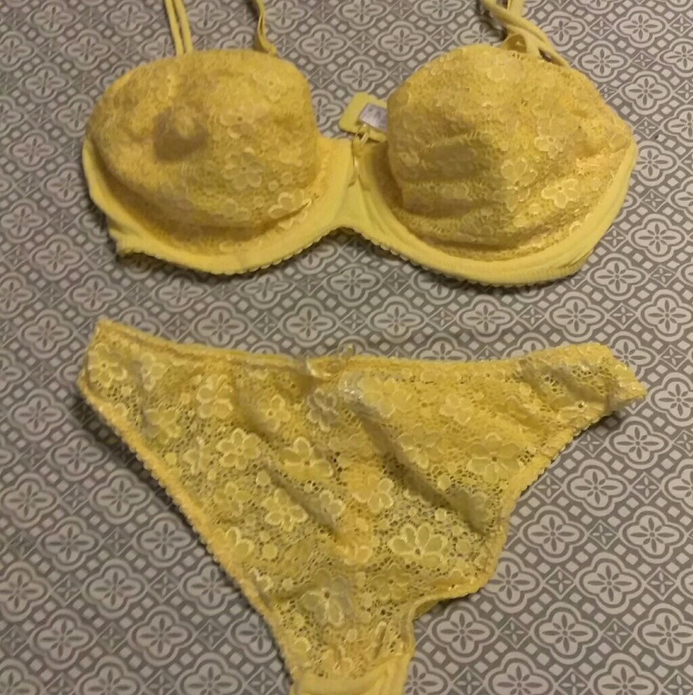 Bra and underwear set
