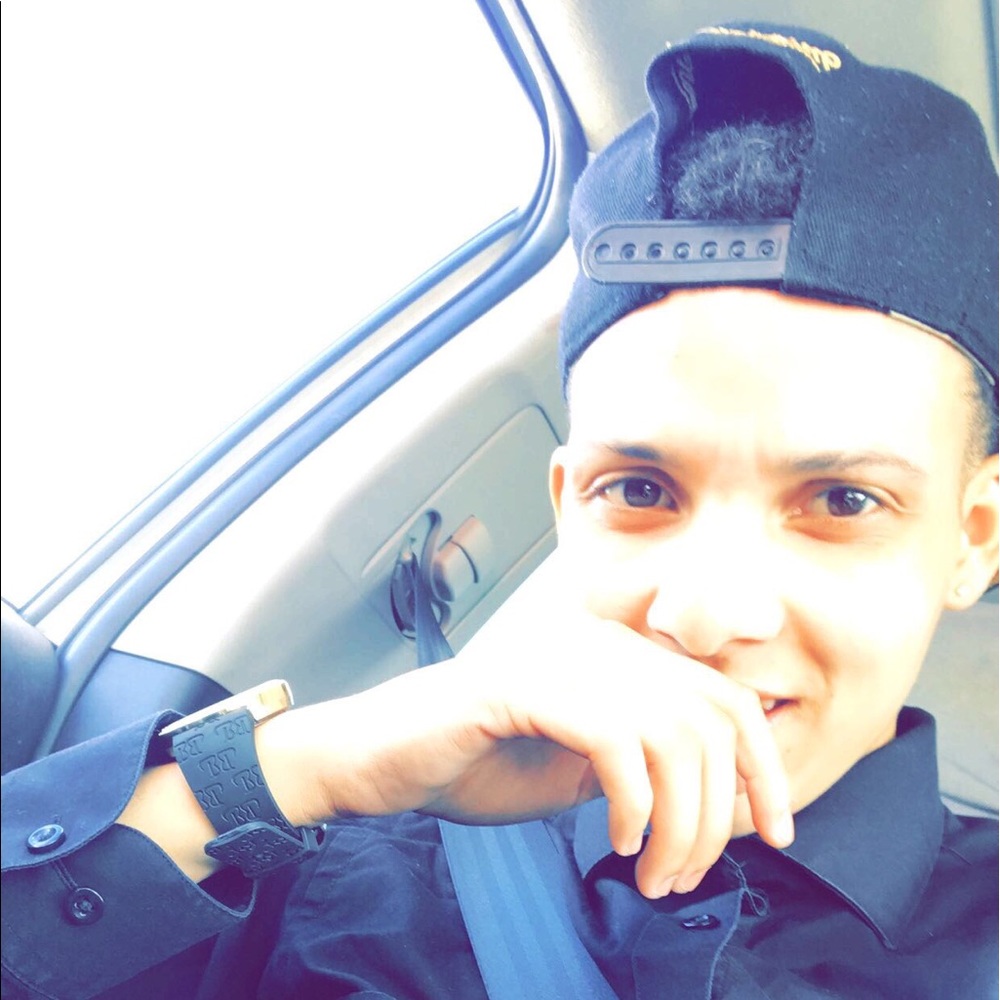 Meet your Posher, Efrain