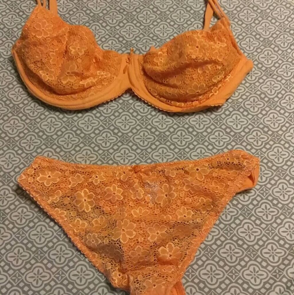 Bra and underwear set