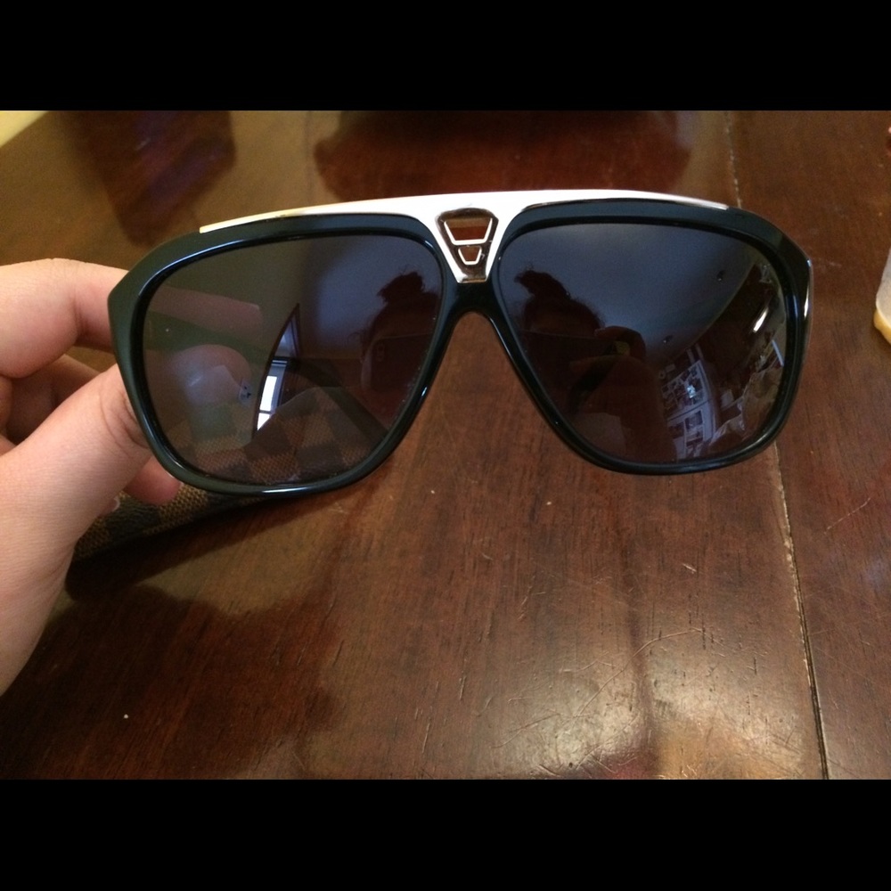 Authentic Louis Vuitton Evidence Aviator Sunglass