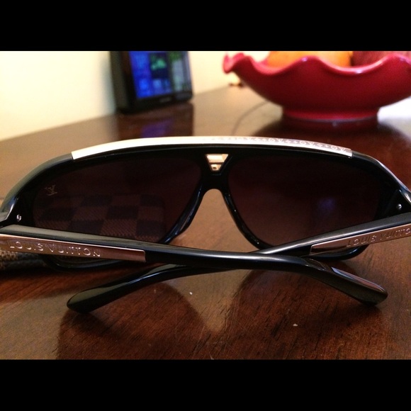 Authentic Louis Vuitton Evidence Aviator Sunglass - Picture 7 of 7