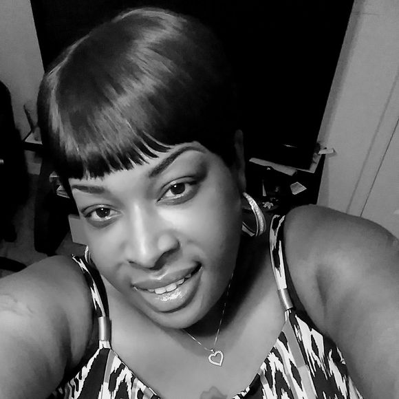 Meet your Posher, Alicia - Picture 1 of 1