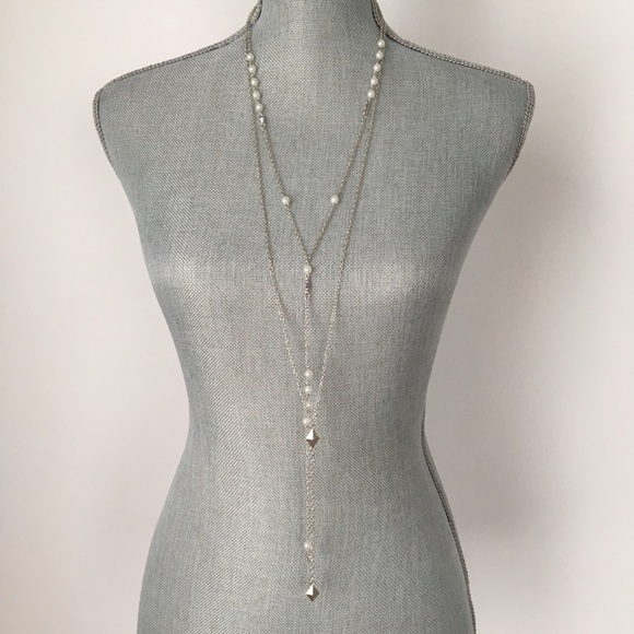 Revolve layered drop necklace.in silver - Picture 2 of 3