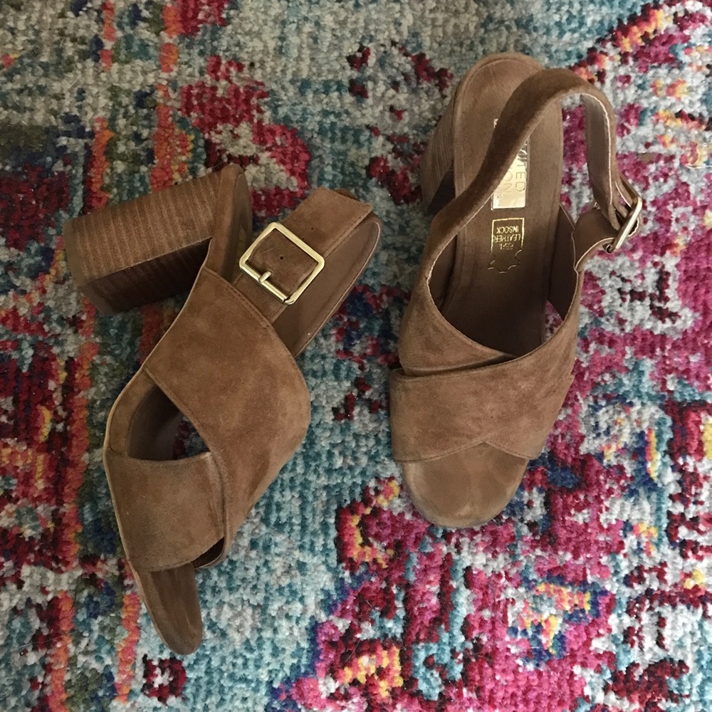 Block heel suede sandals