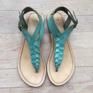 ecote sandals