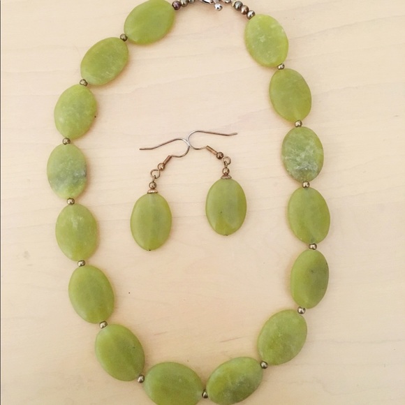 Jade Jewelry set Earrings and Necklace - Picture 2 of 4