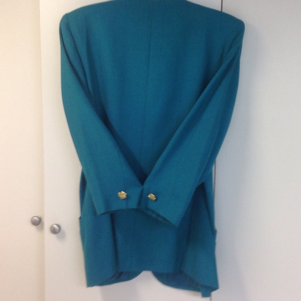 Blazer - Picture 3 of 3