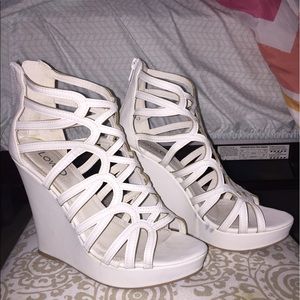 All white wedges