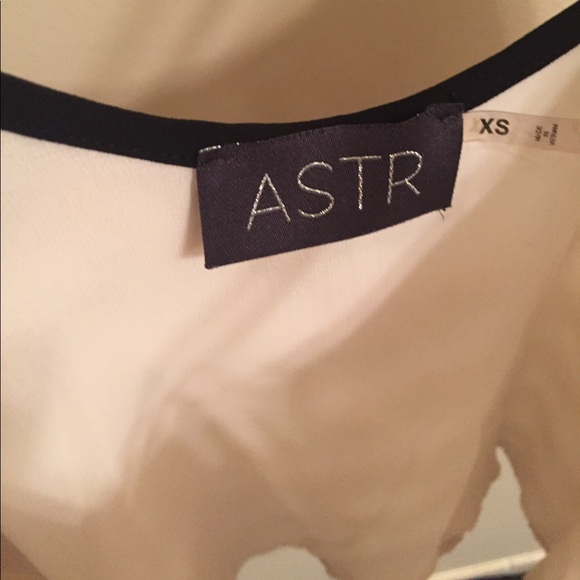 ASTR Cream Cross Front Tank - Picture 4 of 4