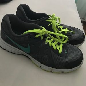 Nike Revolution 2