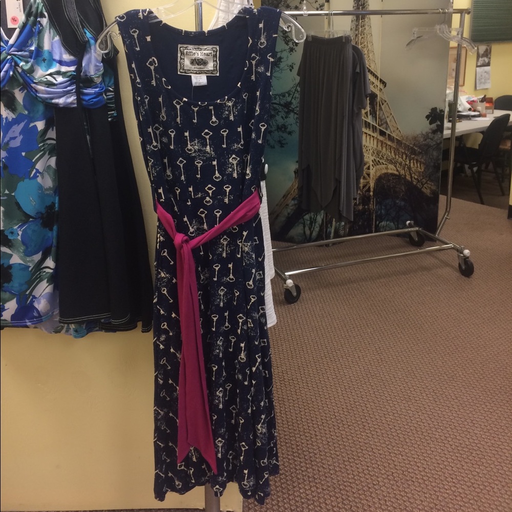 NWT. Effie's Heart maxi dress. Key print