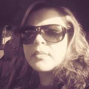 Meet your Posher, Iris paola