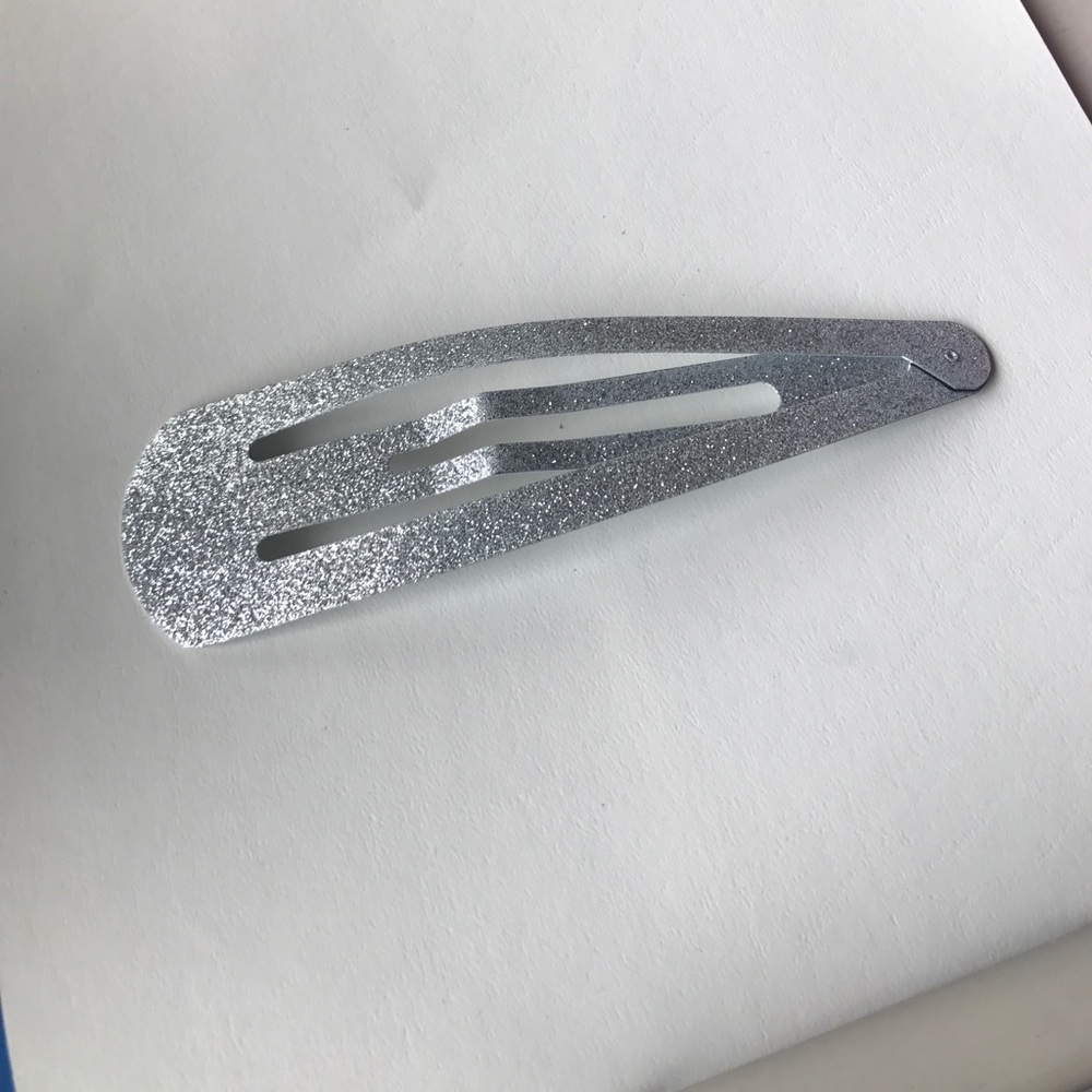 Giant sparkle hair clip