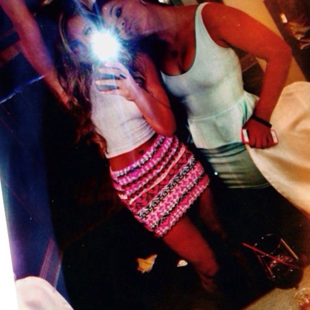 Adorable vibrant colored Aztec skirt‼️