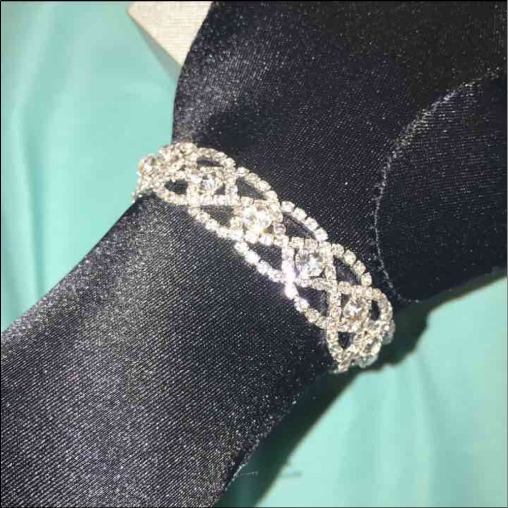 Silver shiny bracelet