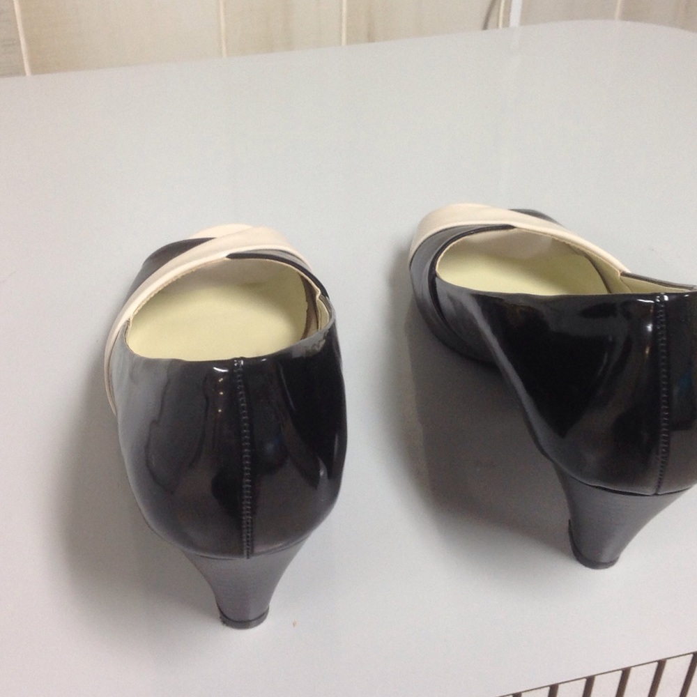 Shoes - Picture 2 of 3