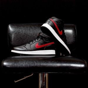 🚫SOLD🚫AIR JORDAN 1 MID BG