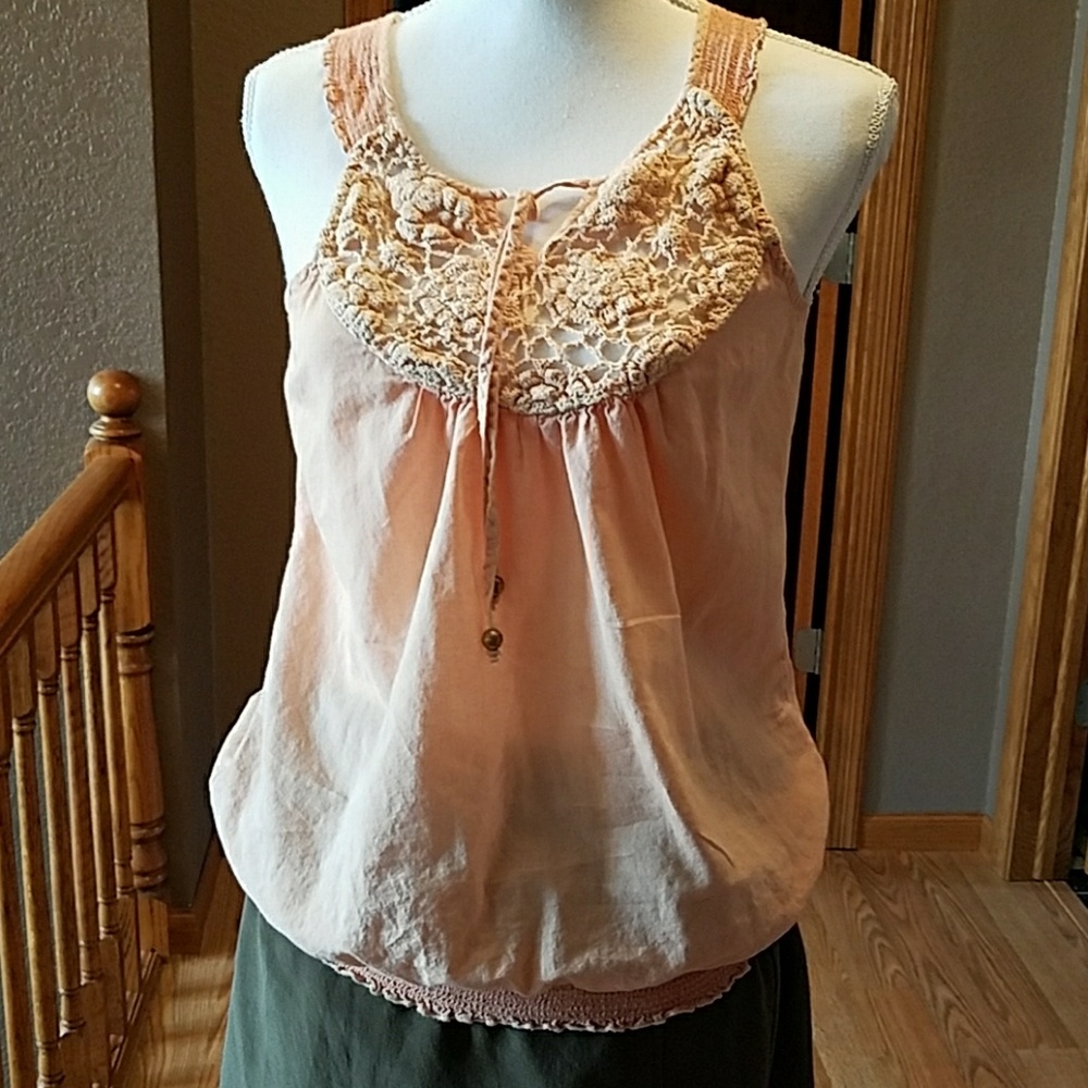 Sleeveless smocked Top, sz S Nine West