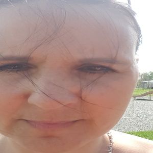 Meet your Posher, Leslue