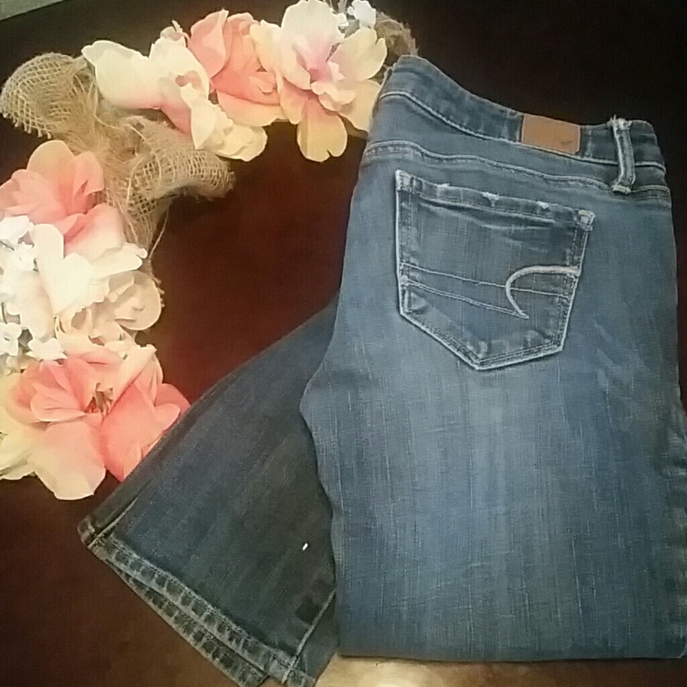 American Eagle skinny blue jeans