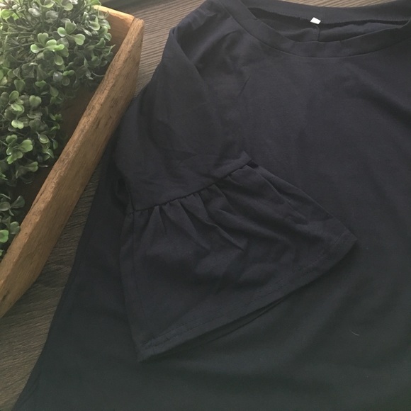 New Boutique Navy Ruffle Bell Sleeve Boho Top - Picture 5 of 8