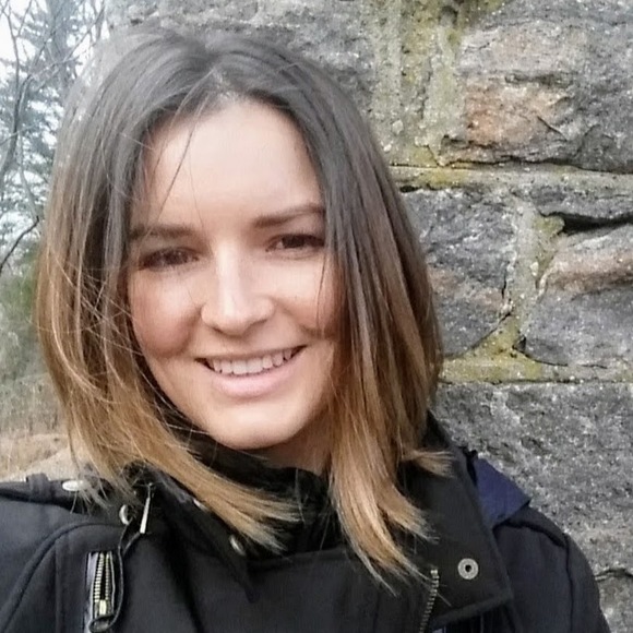 Meet your Posher, Christine - Picture 1 of 1