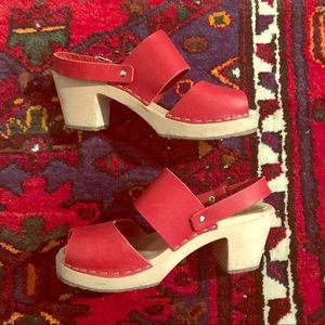 ❤️💋RED SWEDISH CLOGS (like Hasbeens)💋❤️38 US 7.5