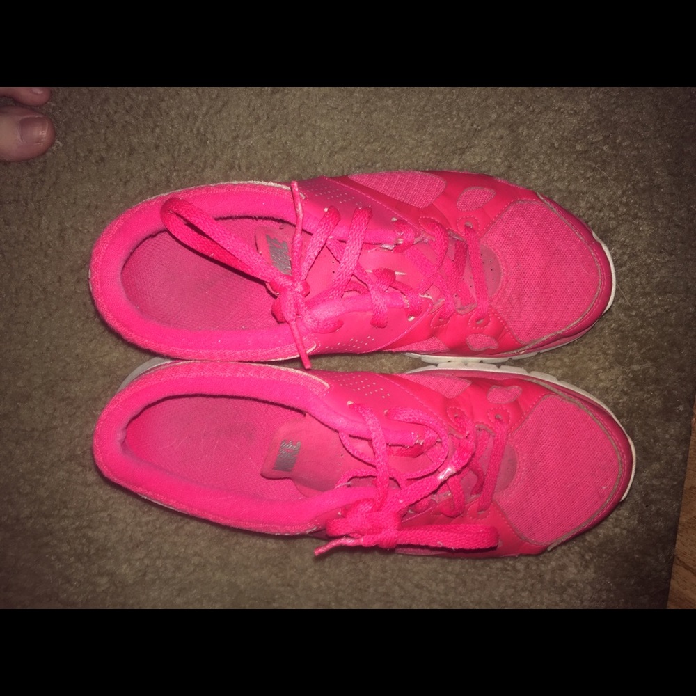 Nike PINK tennis shoes