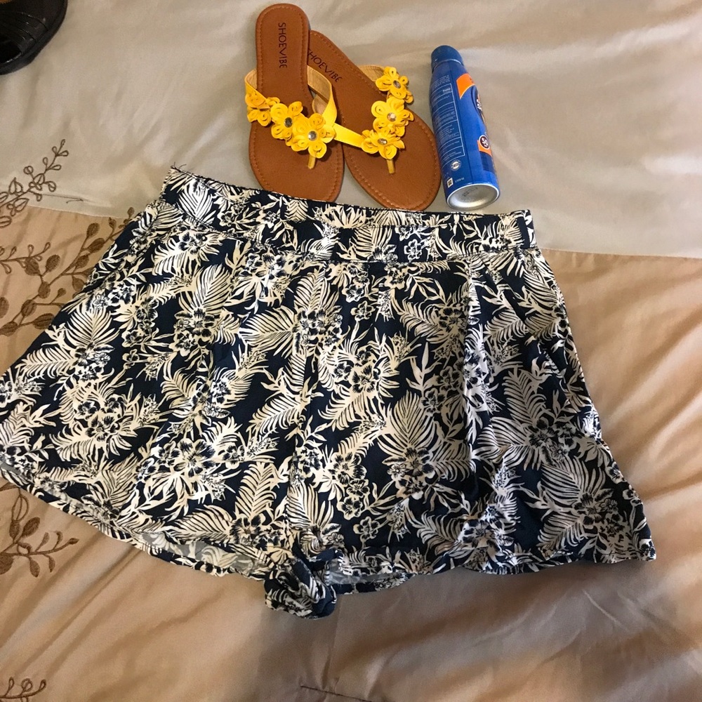 💙 printed flowy shorts