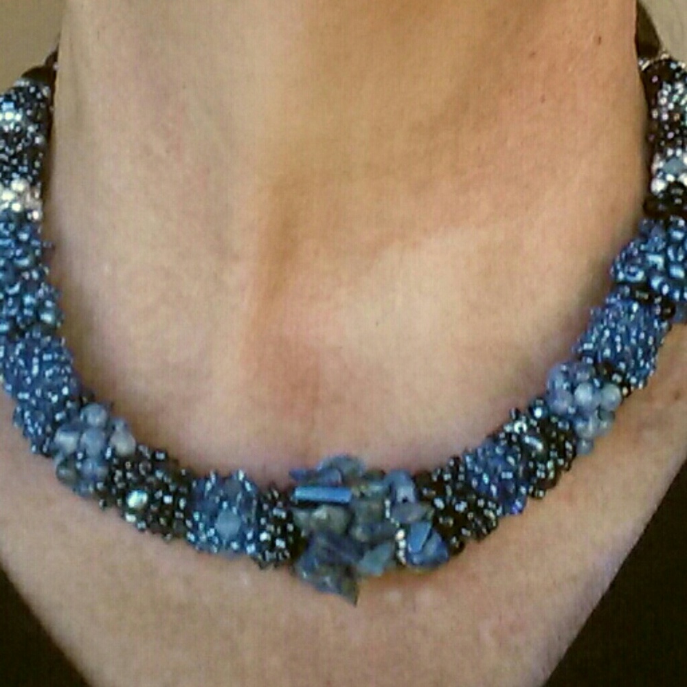 ZULU STYLE LAPIS CHIPS & NATURAL STONES NECKLACE