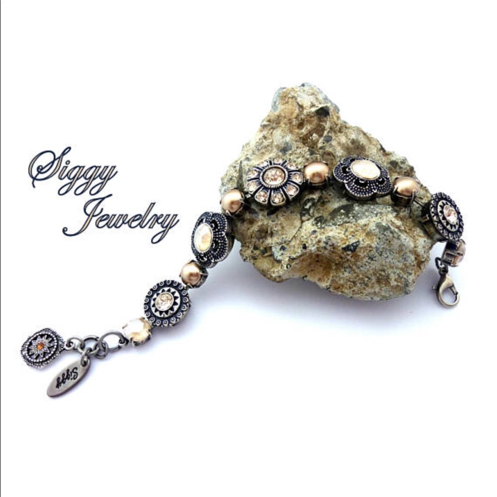 Swarovski Crystal Flower Embellished Neutral Color Tennis Bracelet - Picture 4 of 8