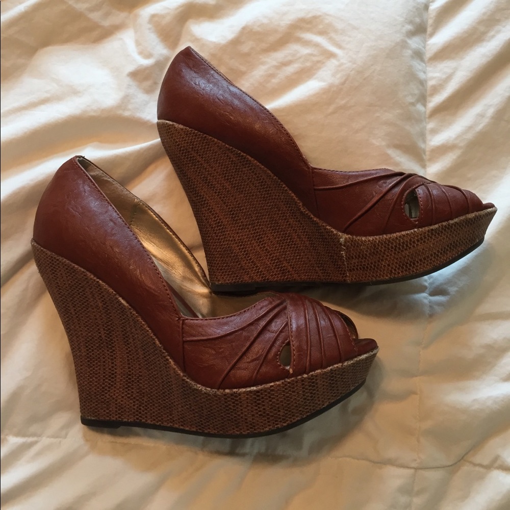 Open toed high wedges