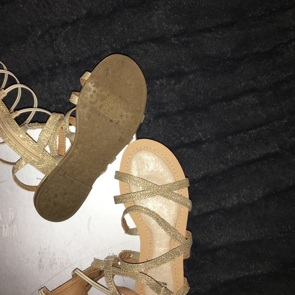 Girls sz 5 Stuart Weitzman gladiator sandals - Picture 2 of 3