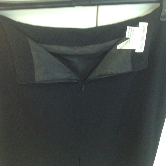 Skirt - Picture 3 of 4