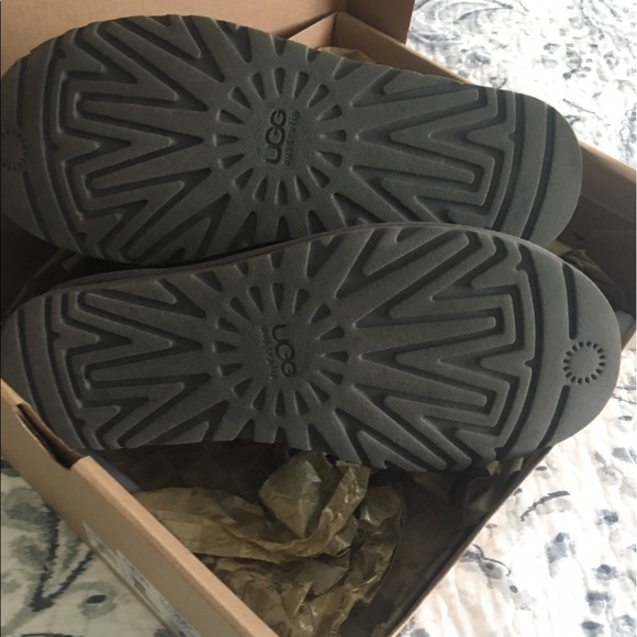 Uggs - Picture 1 of 4
