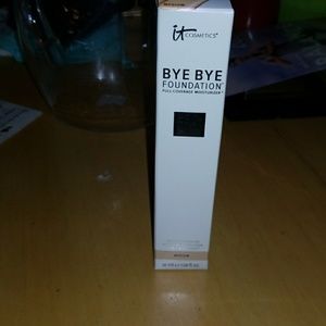 IT cosmetics bye bye foundation- medium
