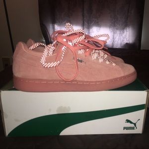 Puma suede coral sneakers